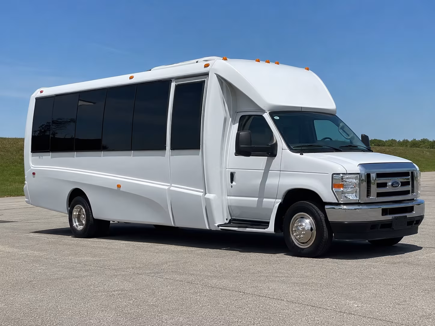 bachelorette party bus rentals for a night out in downtown beaumont