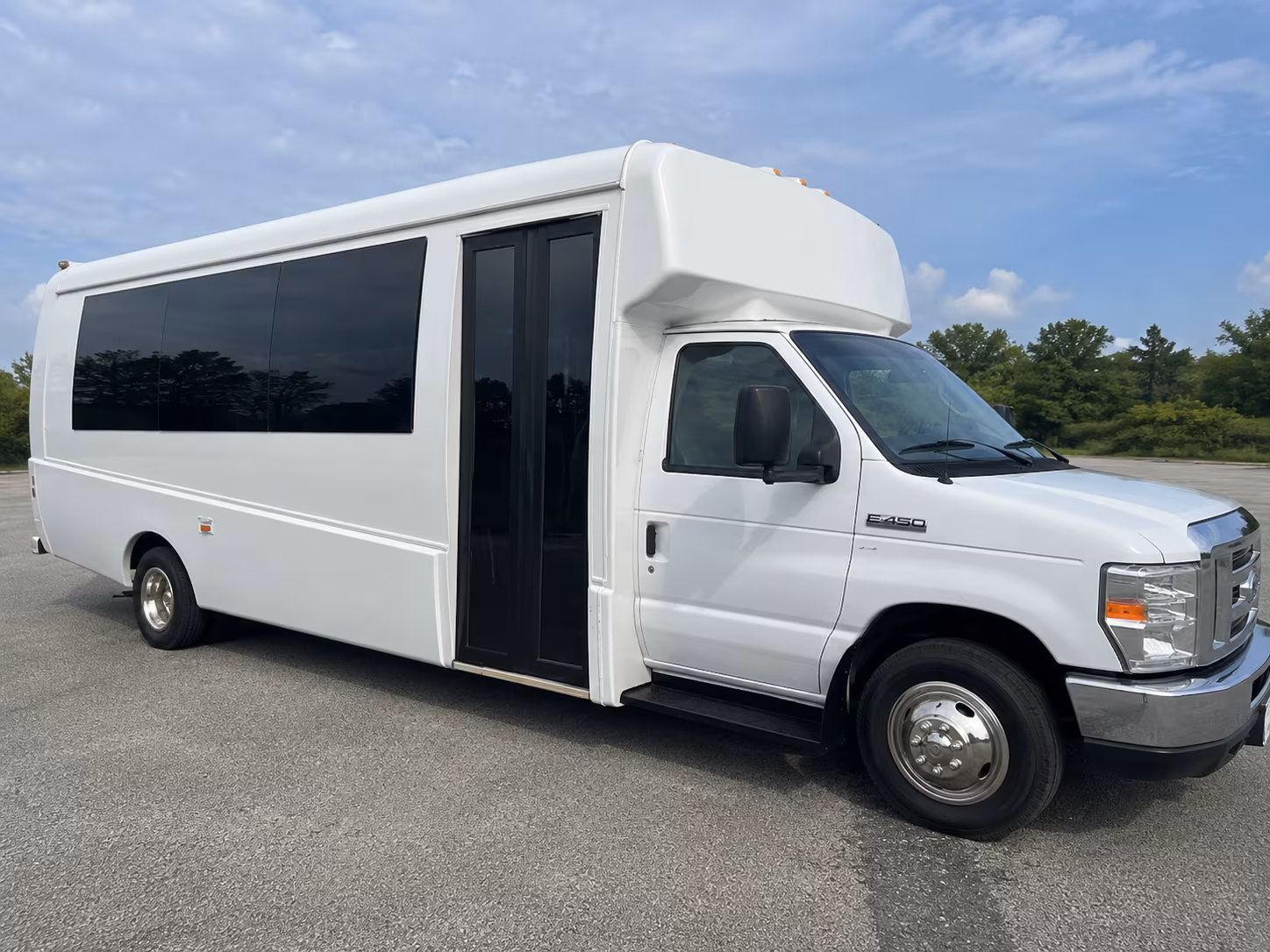 birthday party buses for beaumont bar crawls and nightlife stops