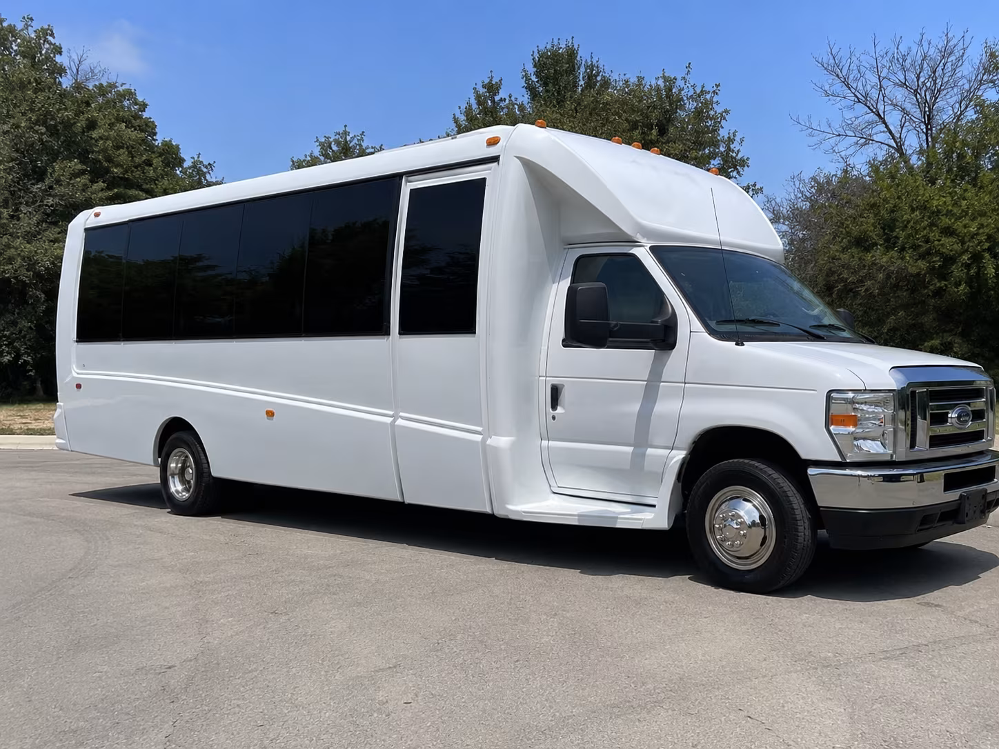 bus rentals for beaumont conventions with attendees from across the golden triangle