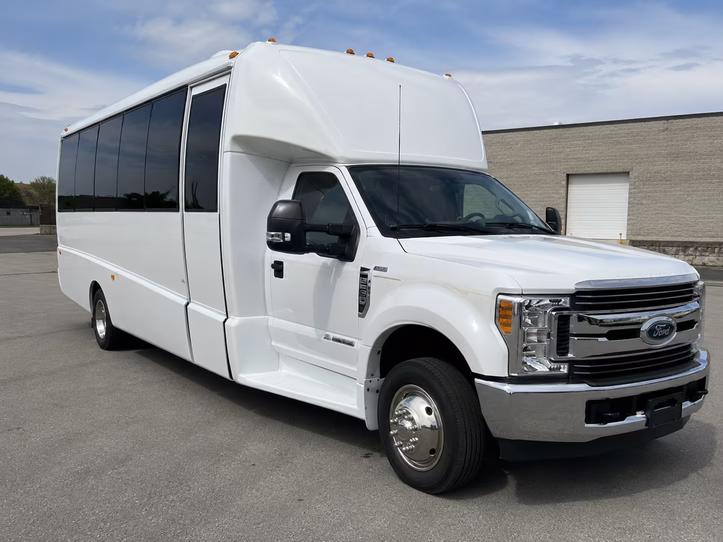 secure transportation for your next convention or trade show 1