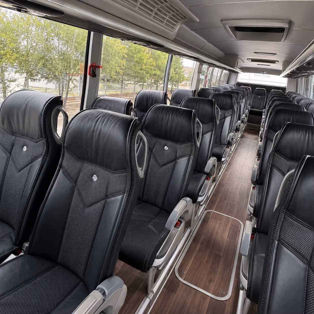 secure transportation for your next convention or trade show 3